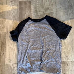 Men's Gray and Black Hollister T-Shirt